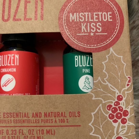 BWT BLUZEN Mistletoe Kiss π Set of 3 Essential and Natural Oils - Picture 4 of 4